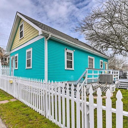 Galveston 'Blue Bungalow' - Walk To Beach! Kültér fotó